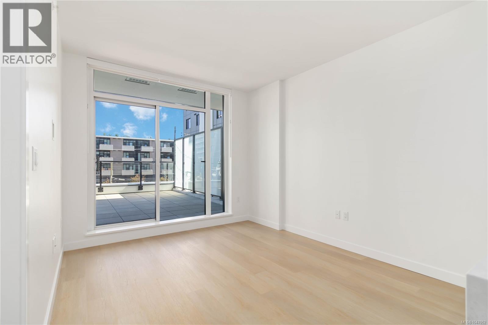 303 1100 Yates Street, Victoria