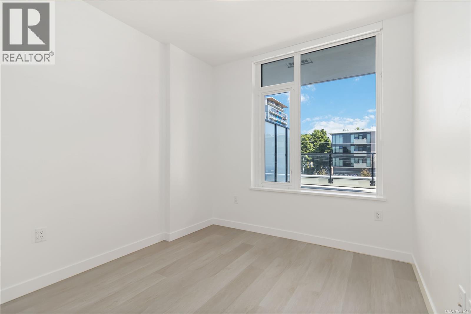 303 1100 Yates Street, Victoria