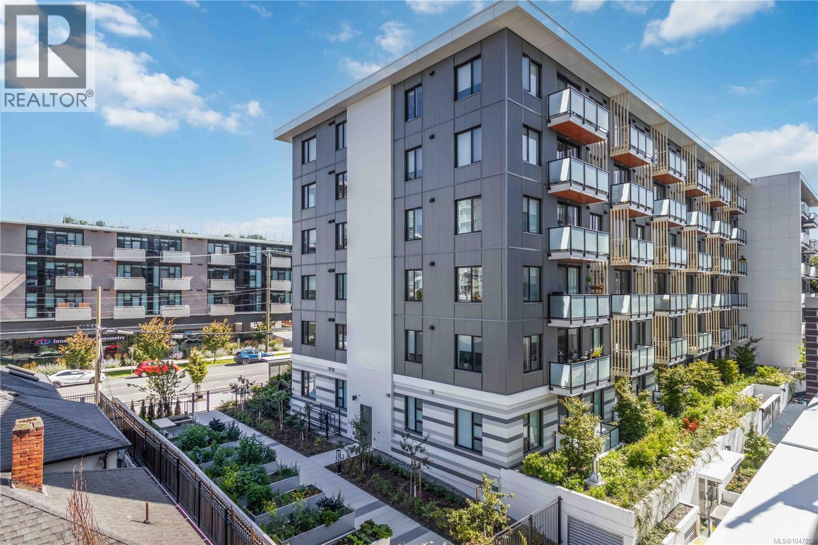 303 1100 Yates Street, Victoria