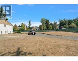 3934 Telegraph Bay Rd, Saanich, BC V8N4H7 Photo 17