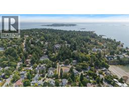 3934 Telegraph Bay Rd, Saanich, BC V8N4H7 Photo 7