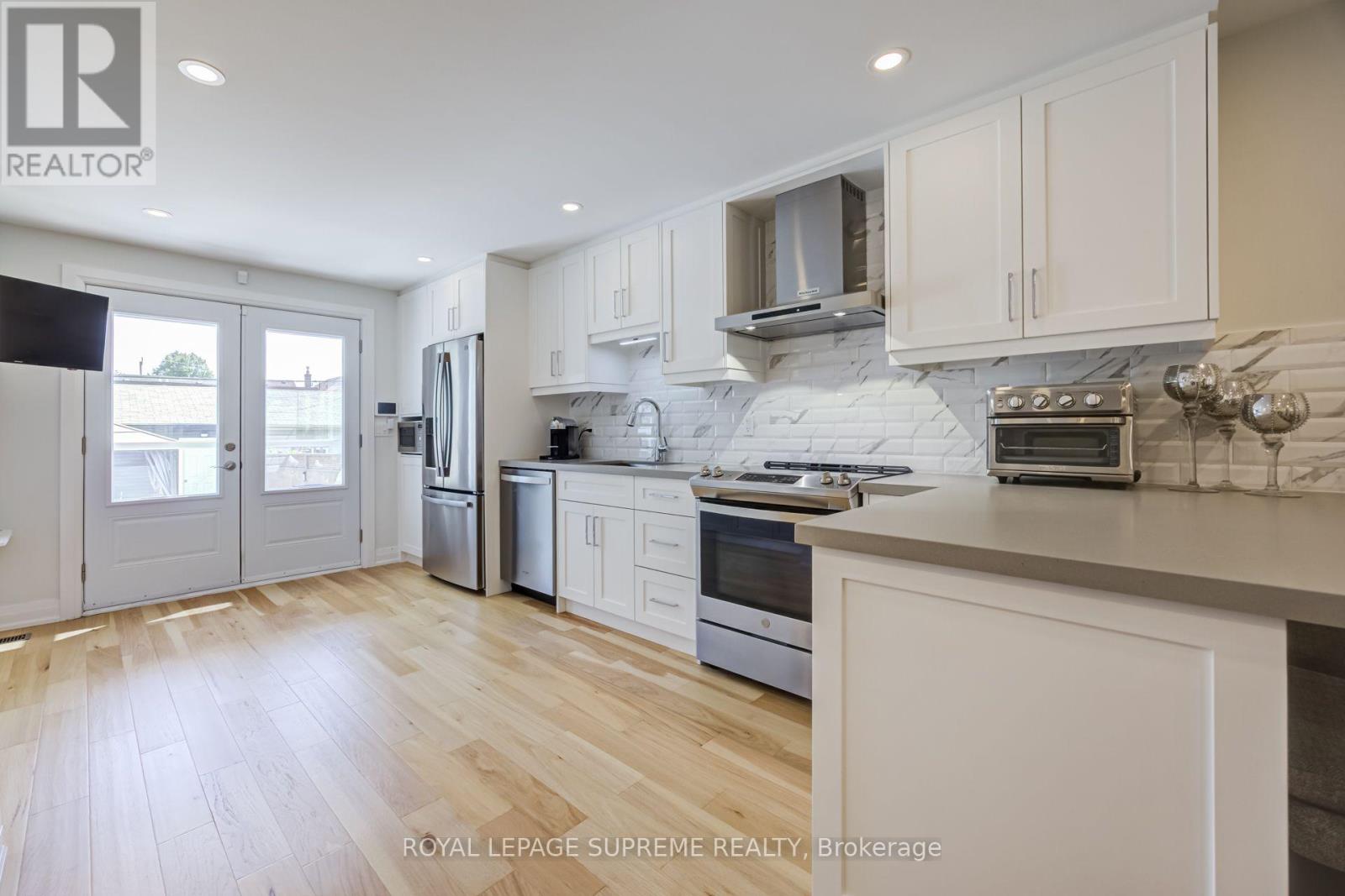 209 BOON AVENUE - 14
