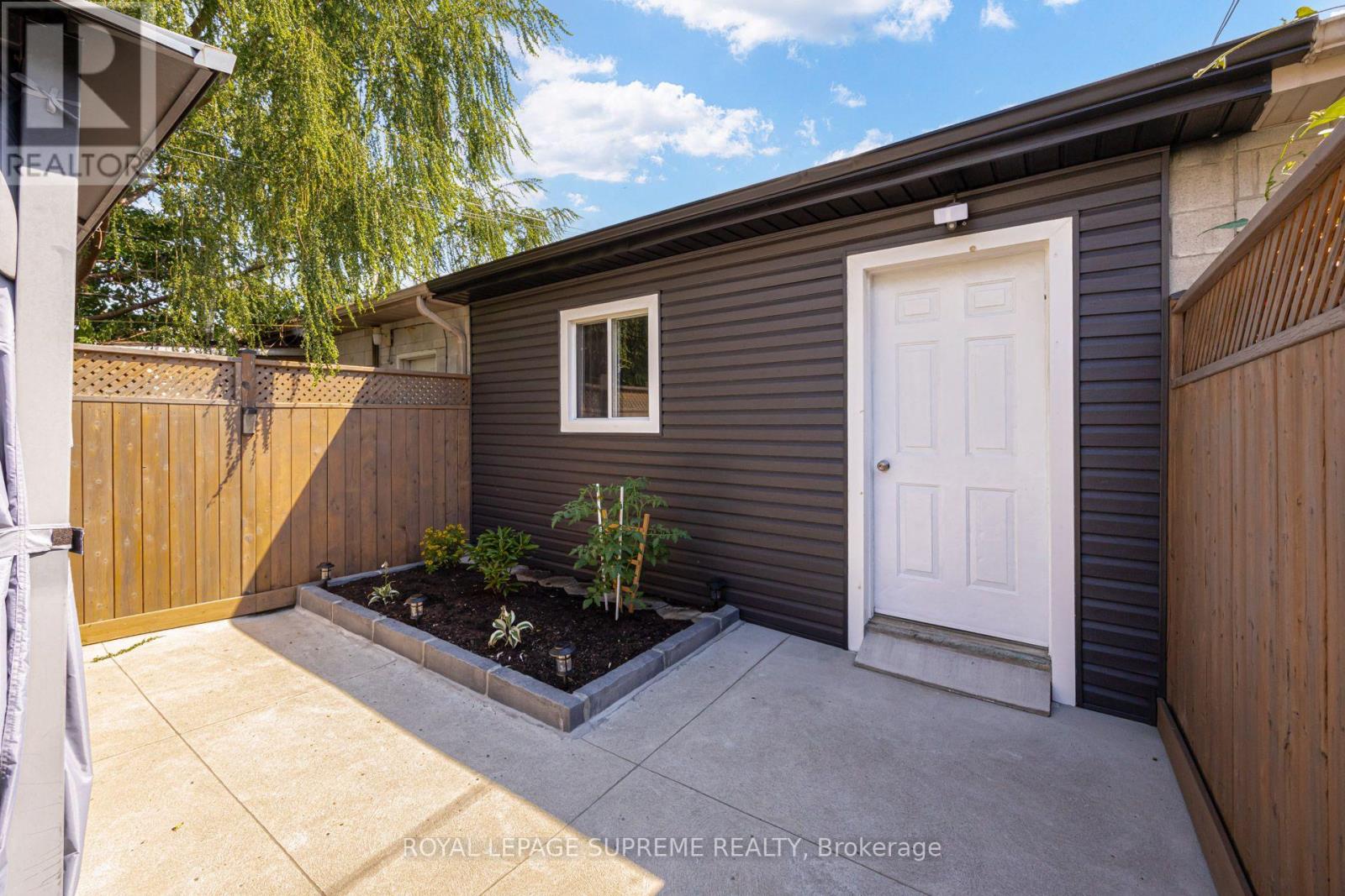 209 BOON AVENUE - Image 33