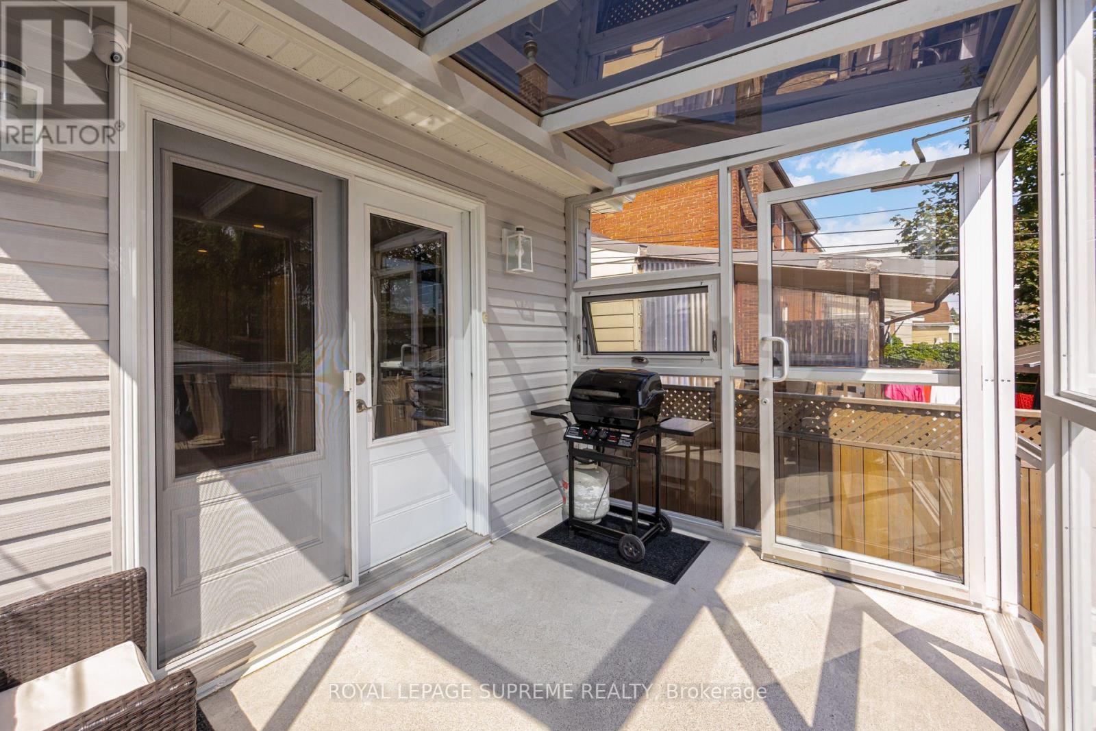 209 BOON AVENUE - 41