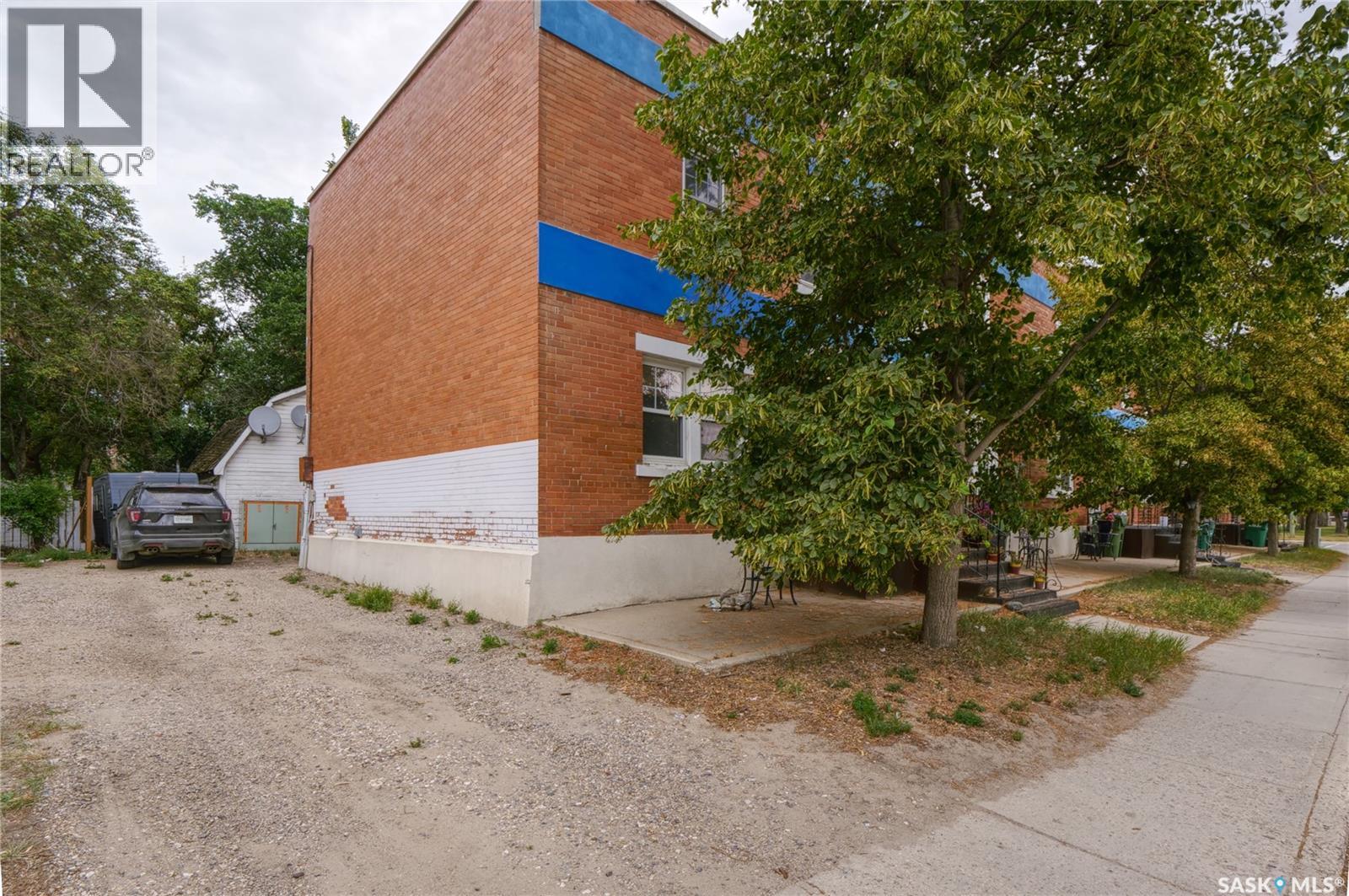 #70 Caribou STREET E - 24