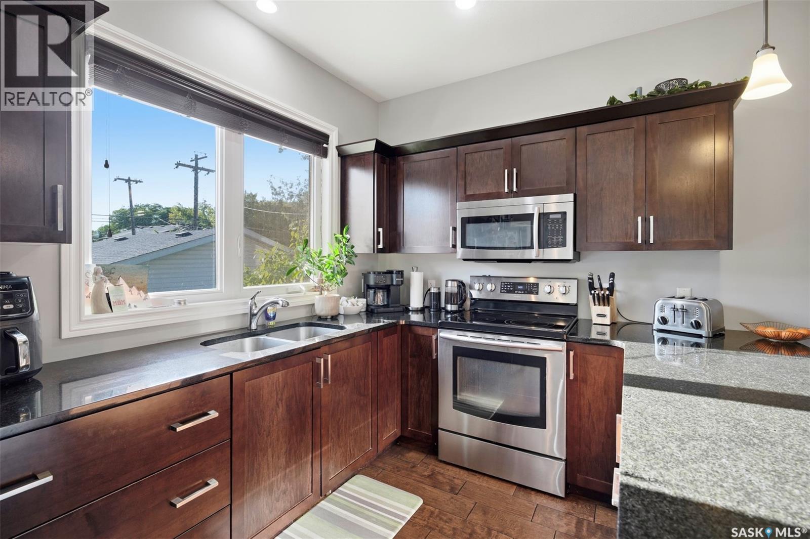 2136 B Lorne AVENUE - Image 20