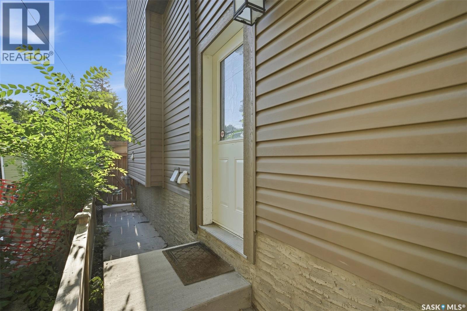2136 B Lorne AVENUE - Image 8