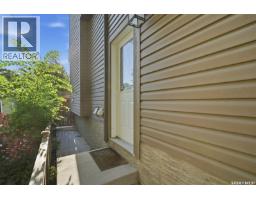 4pc Bathroom - 2136 B Lorne Avenue, Saskatoon, SK S7J0R5 Photo 8