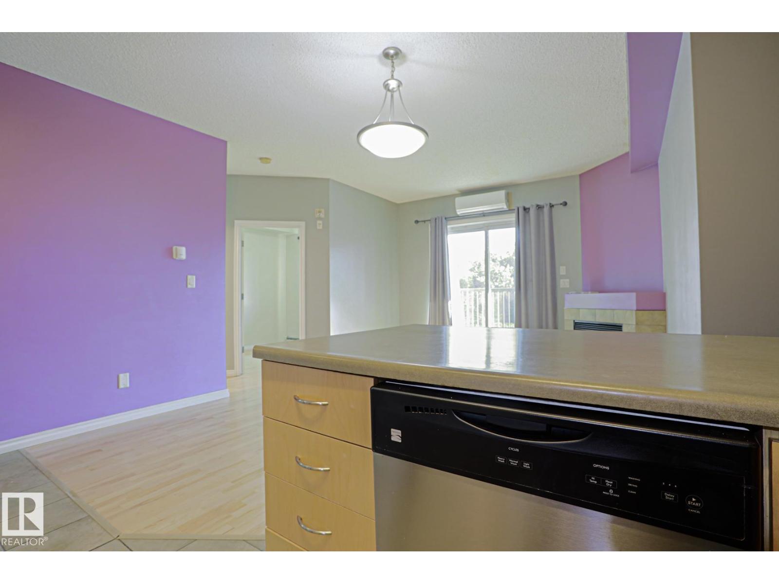 #101 10118 95 ST NW - 12