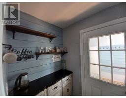 124 Riverside Road East thumbnail 9