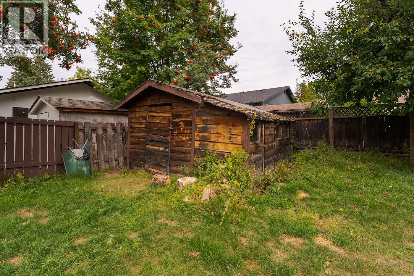 6602 ESSEX CRESCENT - 11