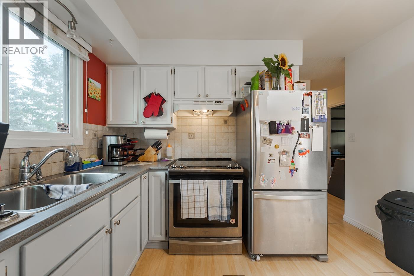 6602 ESSEX CRESCENT - 21
