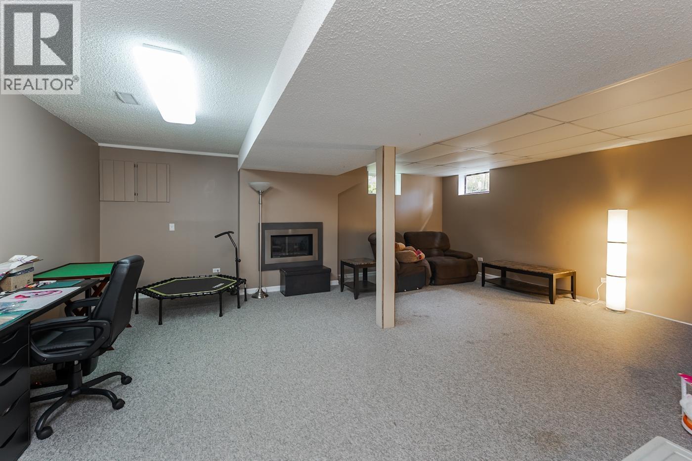 6602 ESSEX CRESCENT - 29