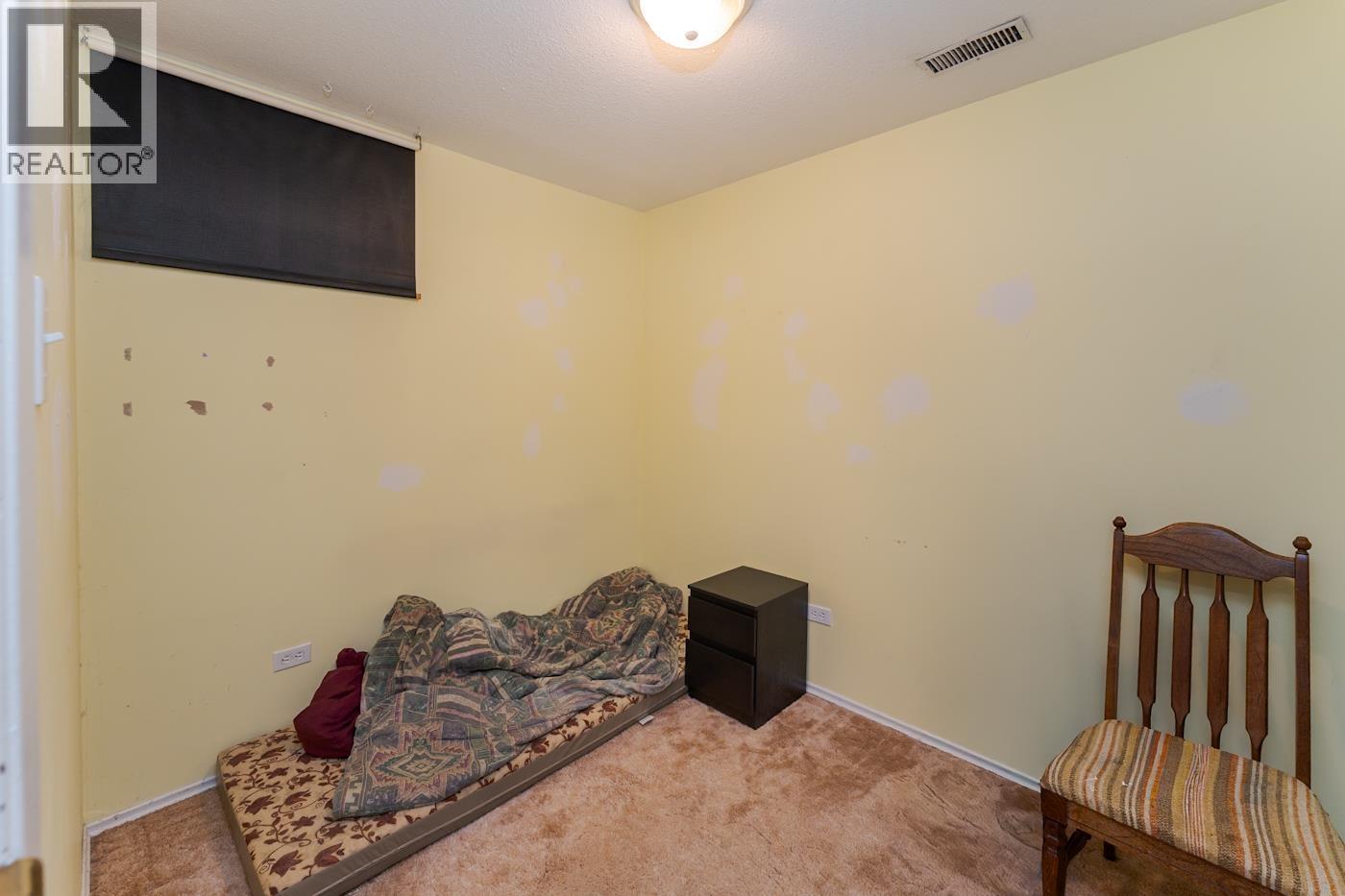 6602 ESSEX CRESCENT - 35