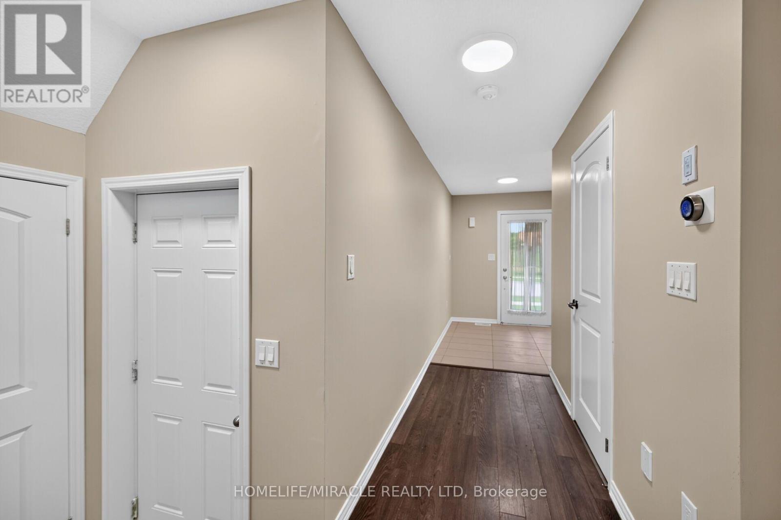 82 SCARLETWOOD STREET - 11