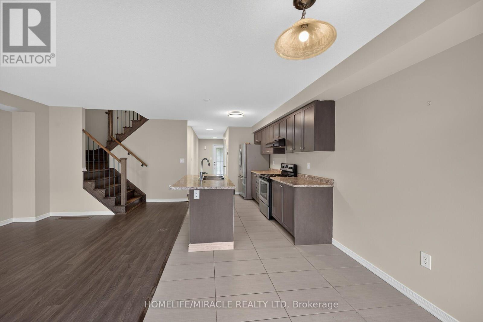 82 SCARLETWOOD STREET - 15