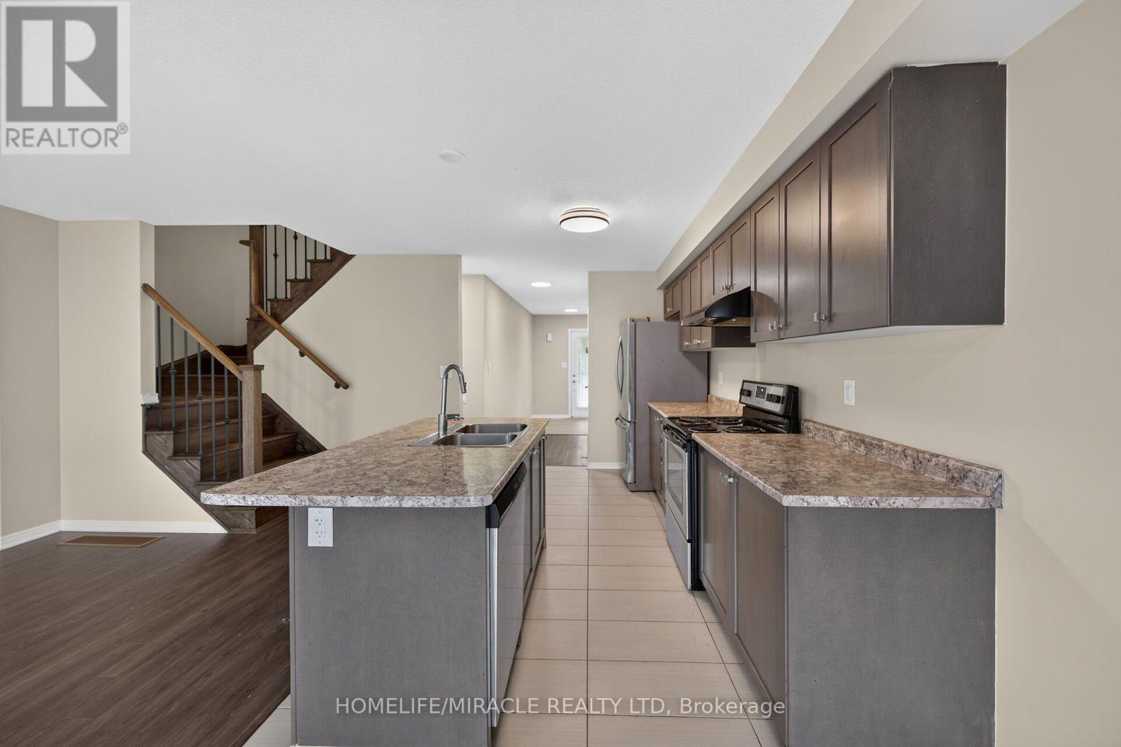 82 SCARLETWOOD STREET - 16