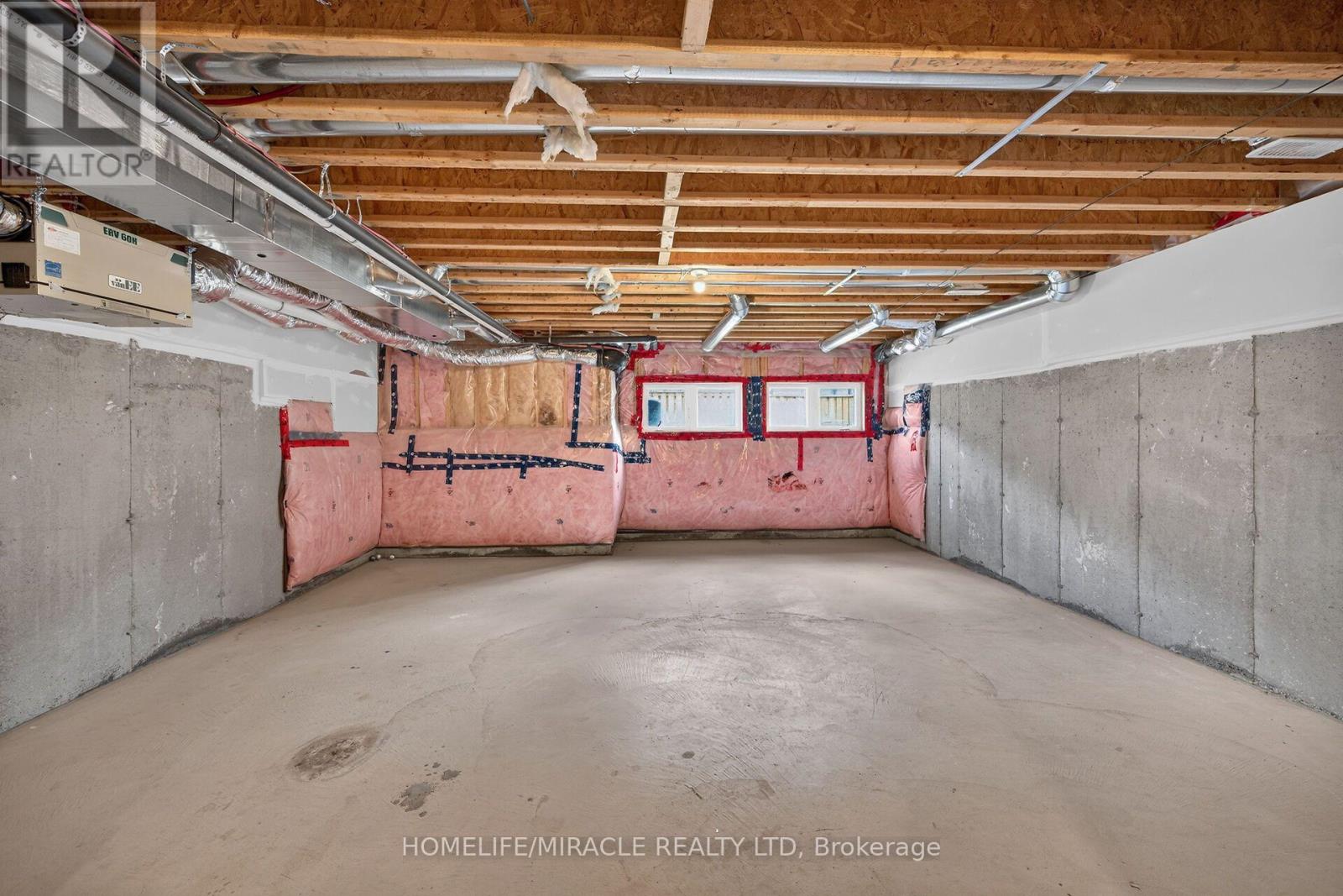 82 SCARLETWOOD STREET - 40