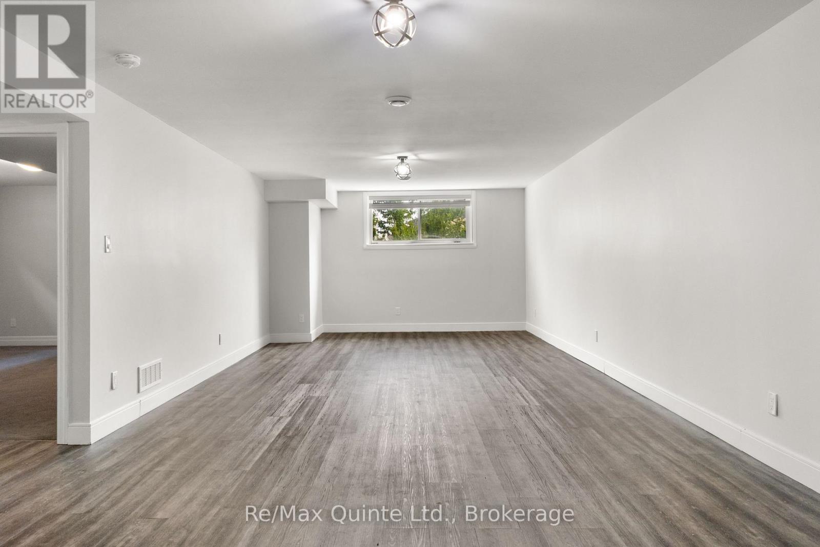 57 HILLSIDE MEADOW DRIVE - 37