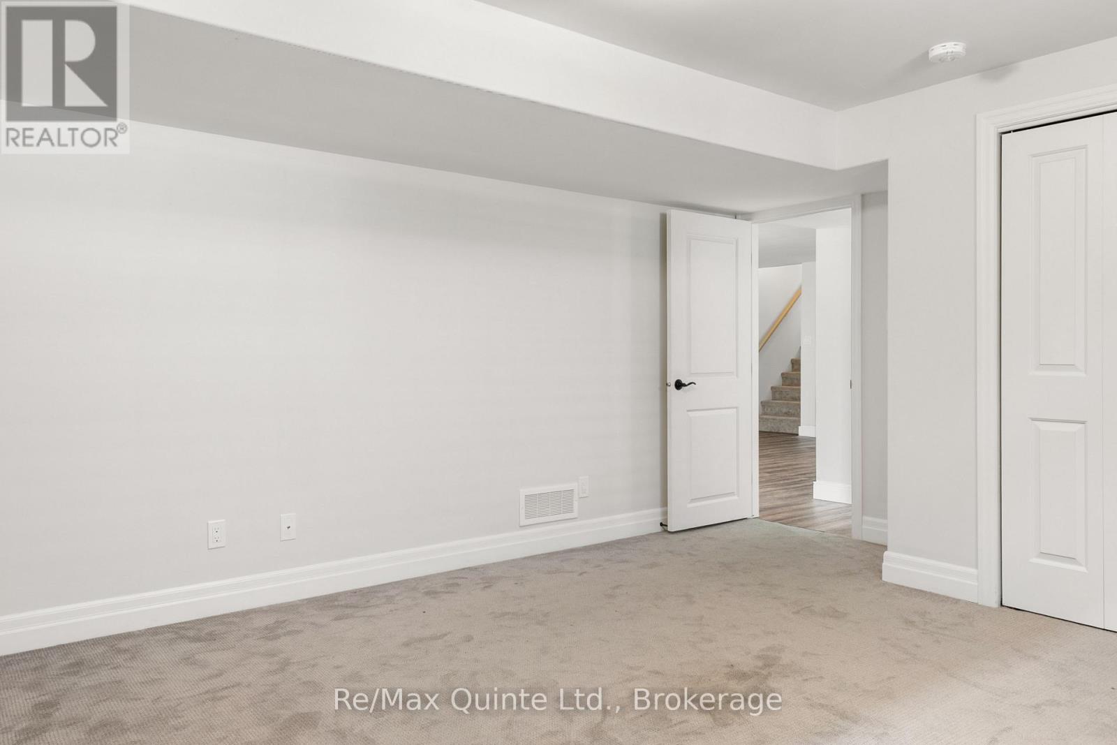 57 HILLSIDE MEADOW DRIVE - Image 39