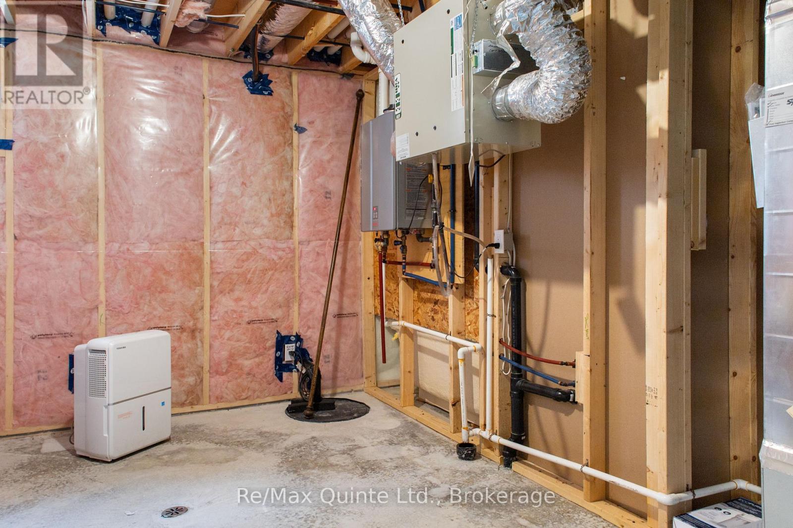 57 HILLSIDE MEADOW DRIVE - Image 42
