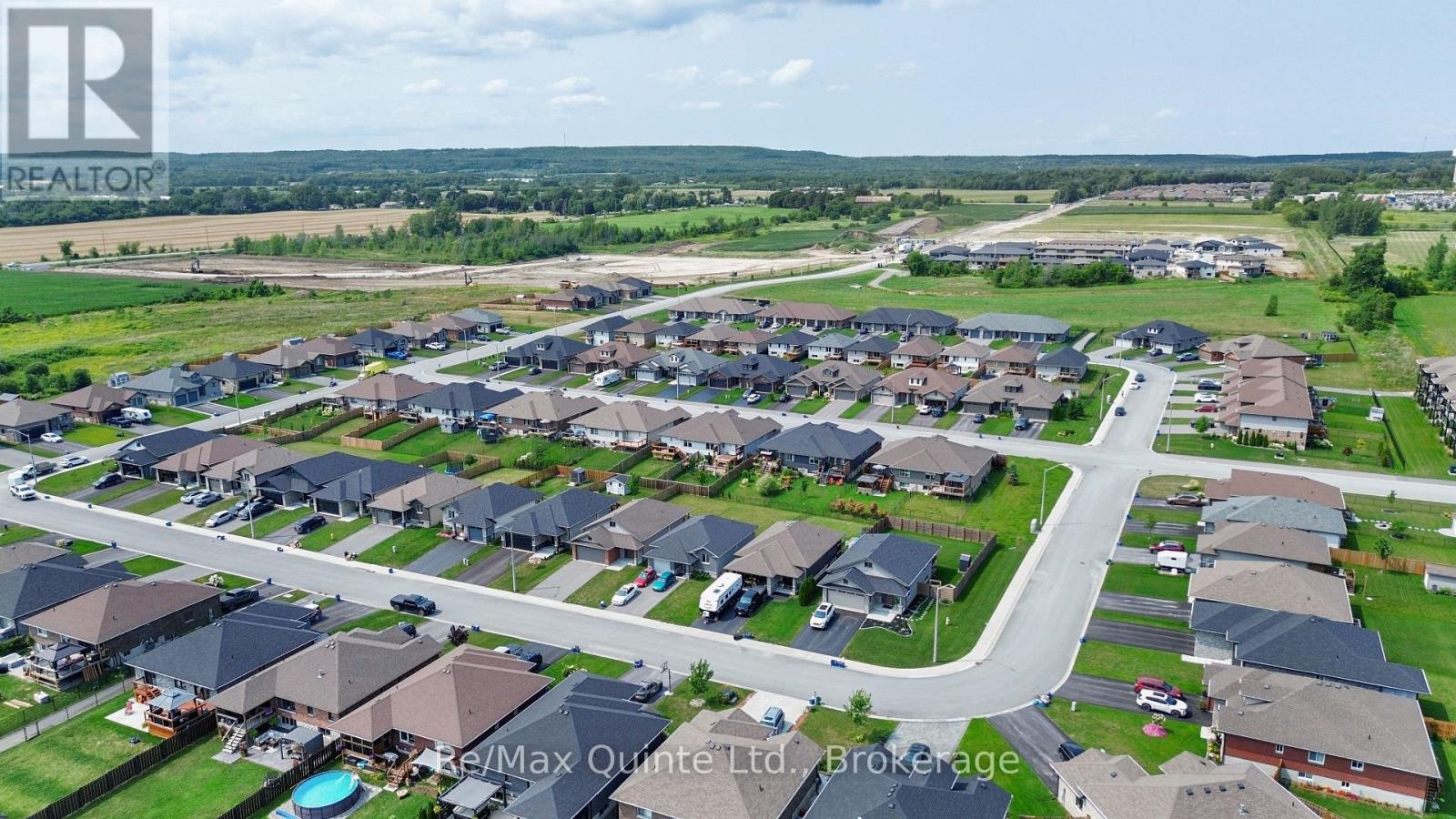 57 HILLSIDE MEADOW DRIVE - 8