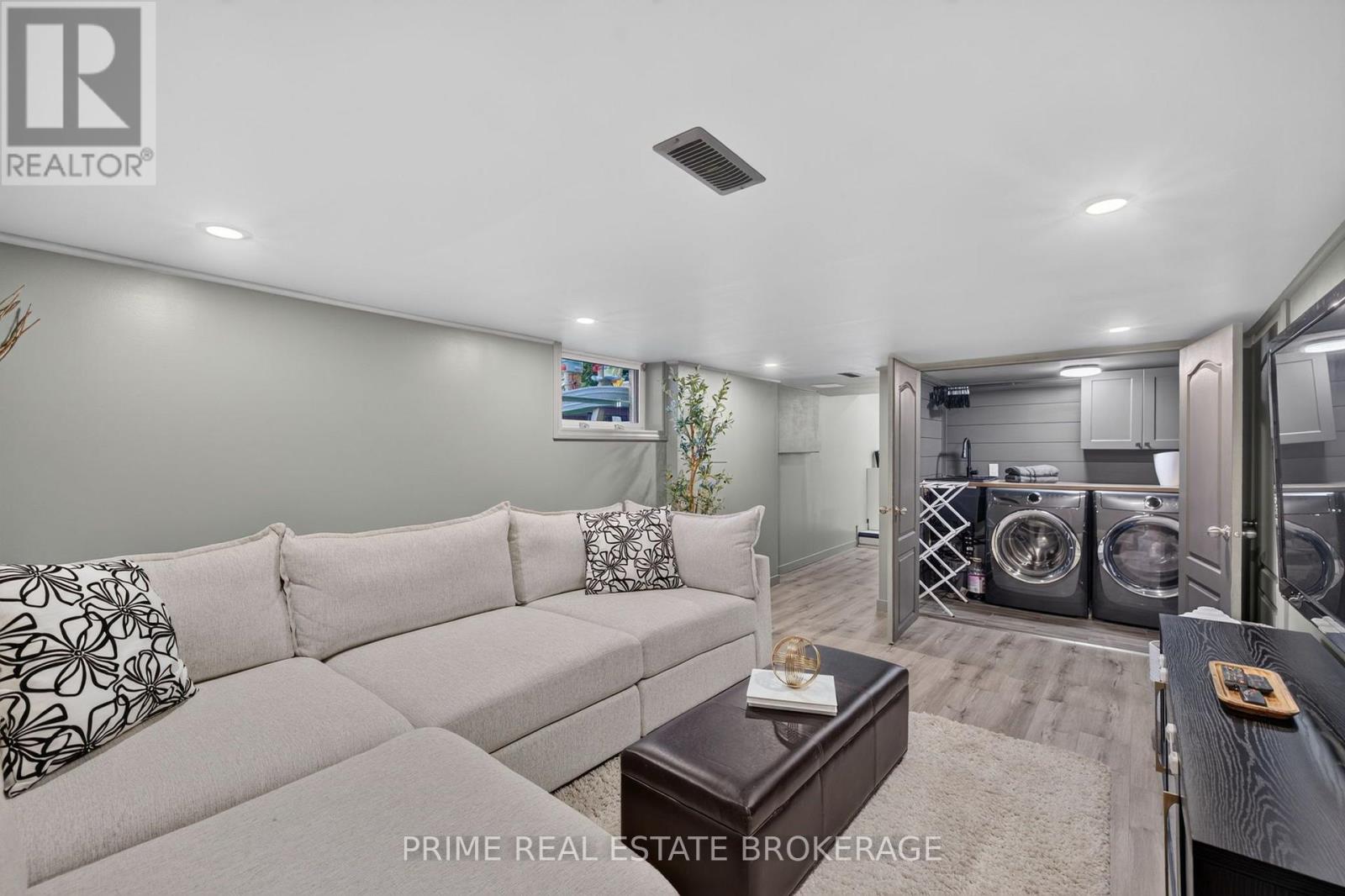 19 GARDEN AVENUE - Image 23