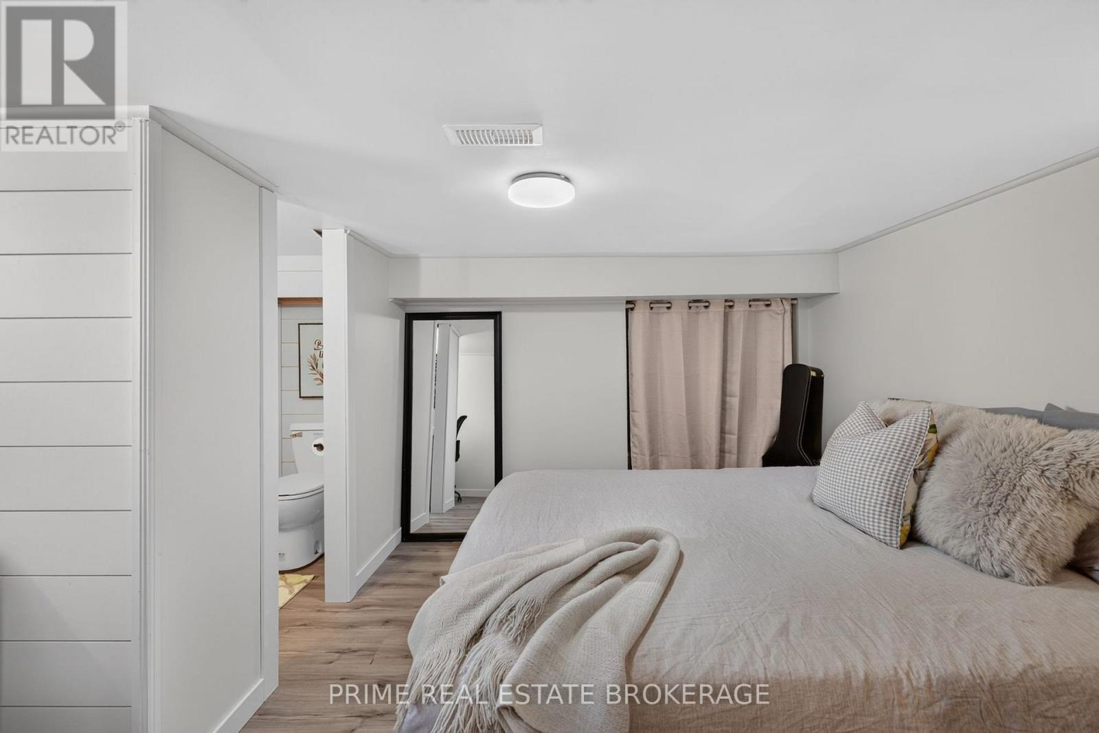 19 GARDEN AVENUE - Image 25