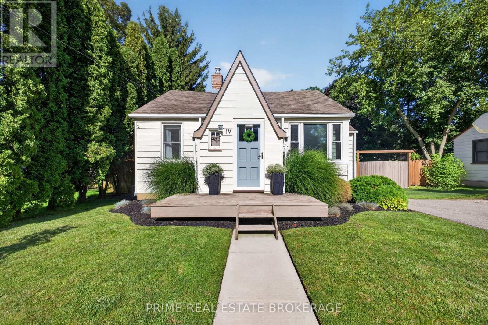 19 GARDEN AVENUE - Image 39