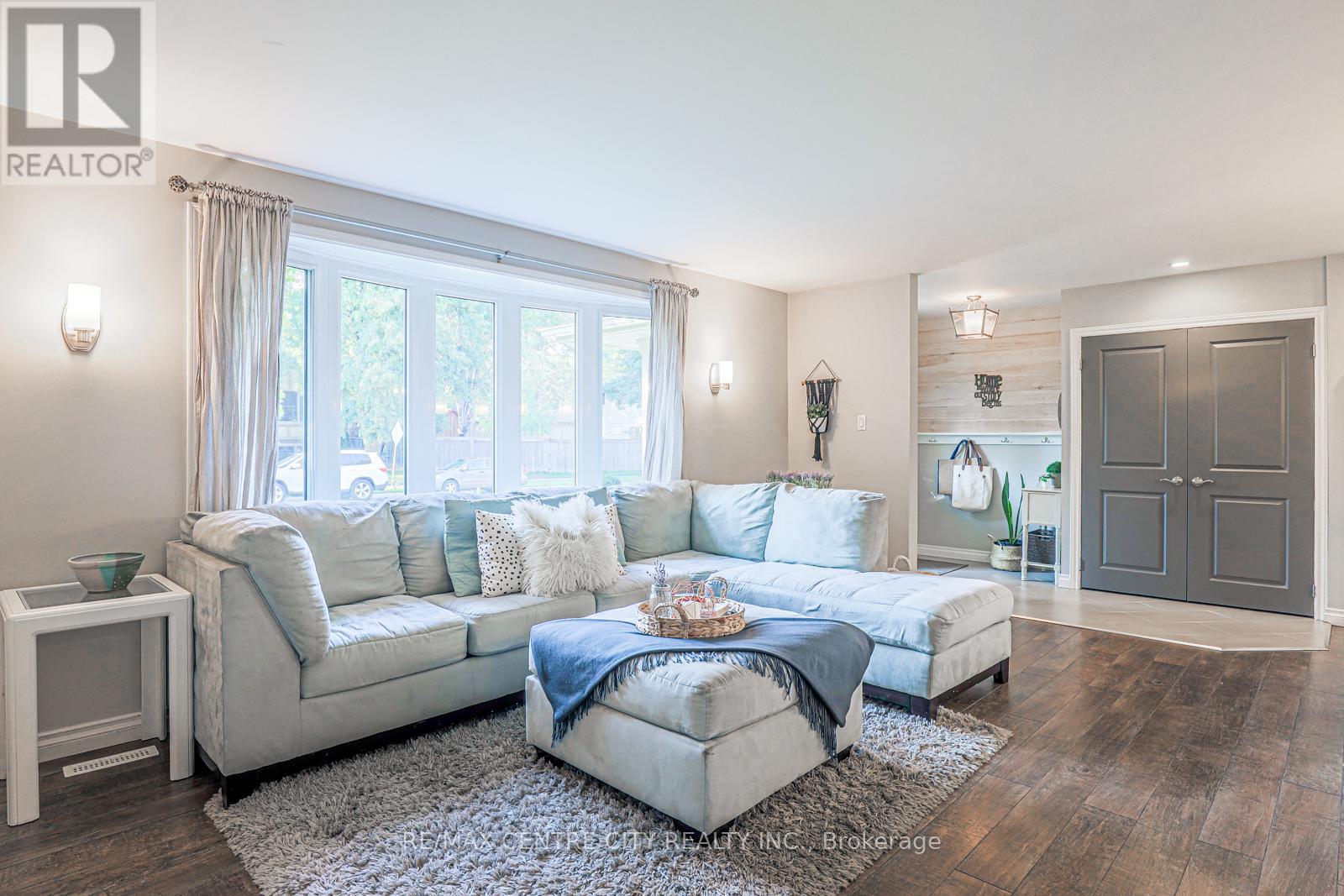 301 BLACKACRES BOULEVARD - Image 10