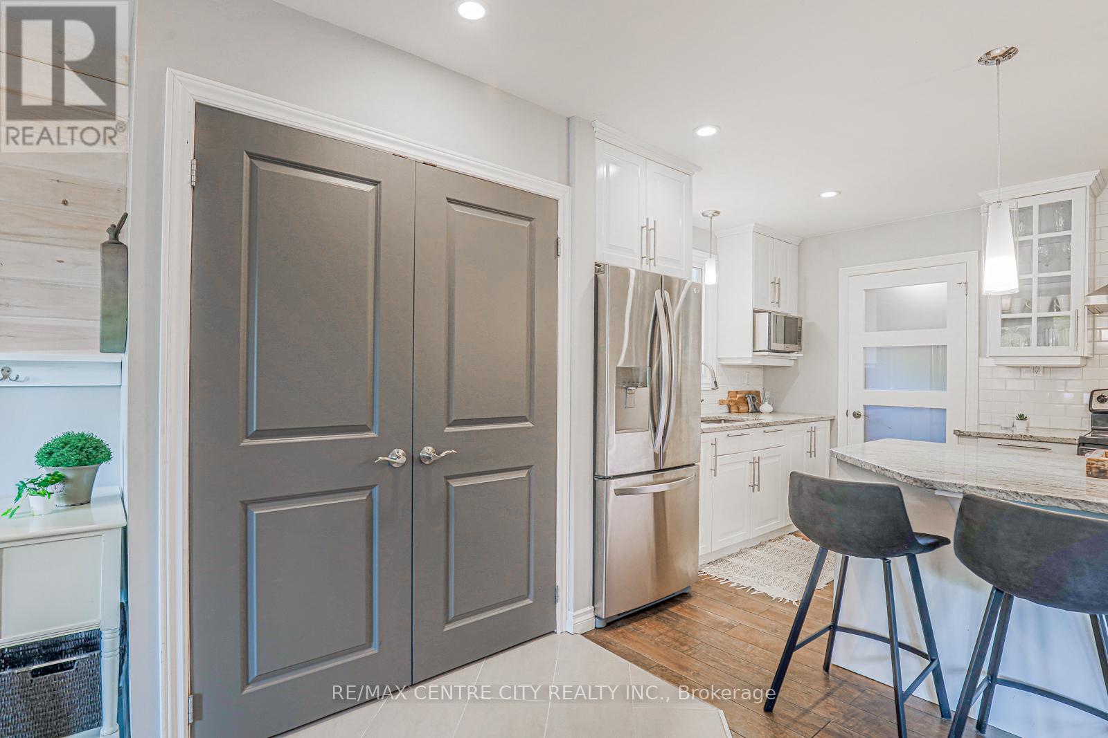 301 BLACKACRES BOULEVARD - Image 18