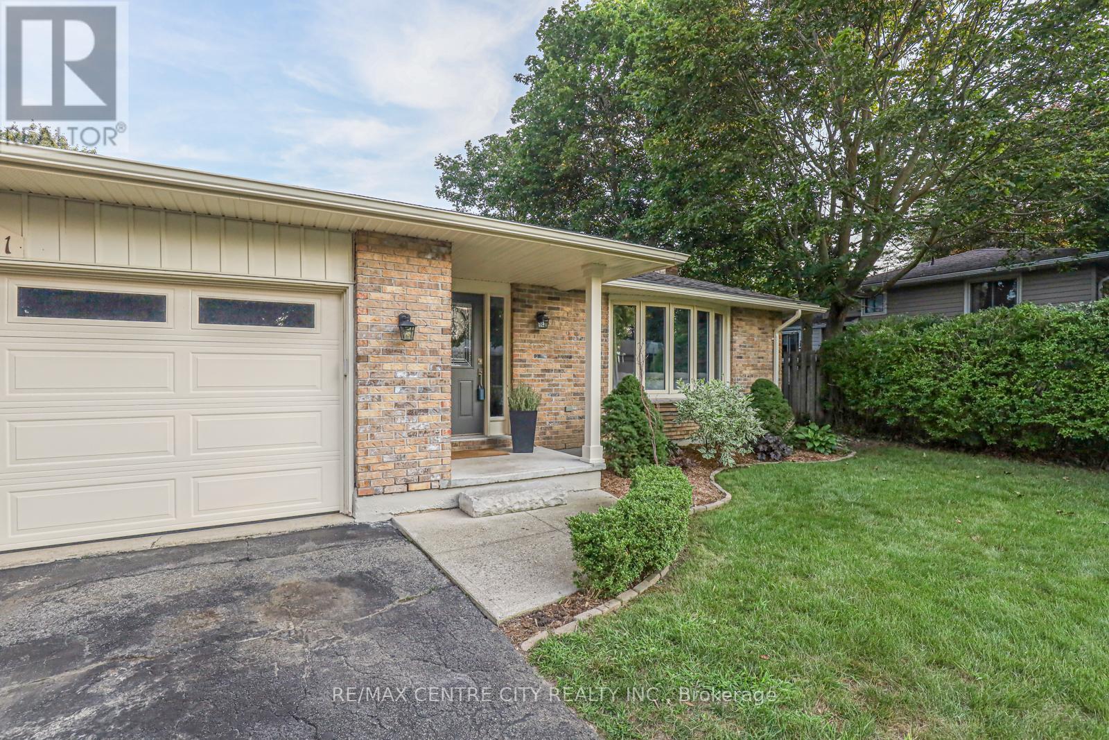 301 BLACKACRES BOULEVARD - 2