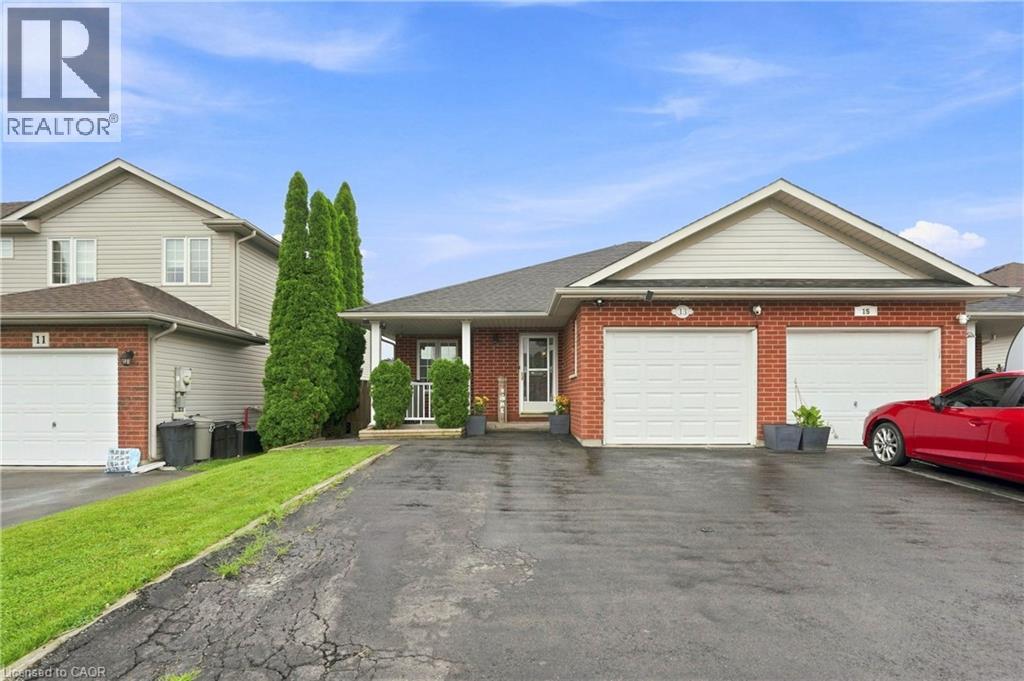 13 GOLDEN ACRES Drive - 1