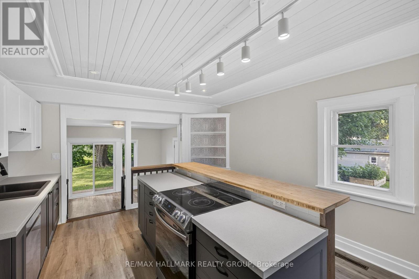23 VICTORIA AVENUE - 14