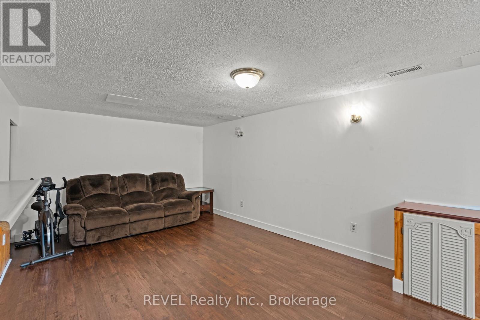 28 BLACK KNIGHT ROAD - Image 46