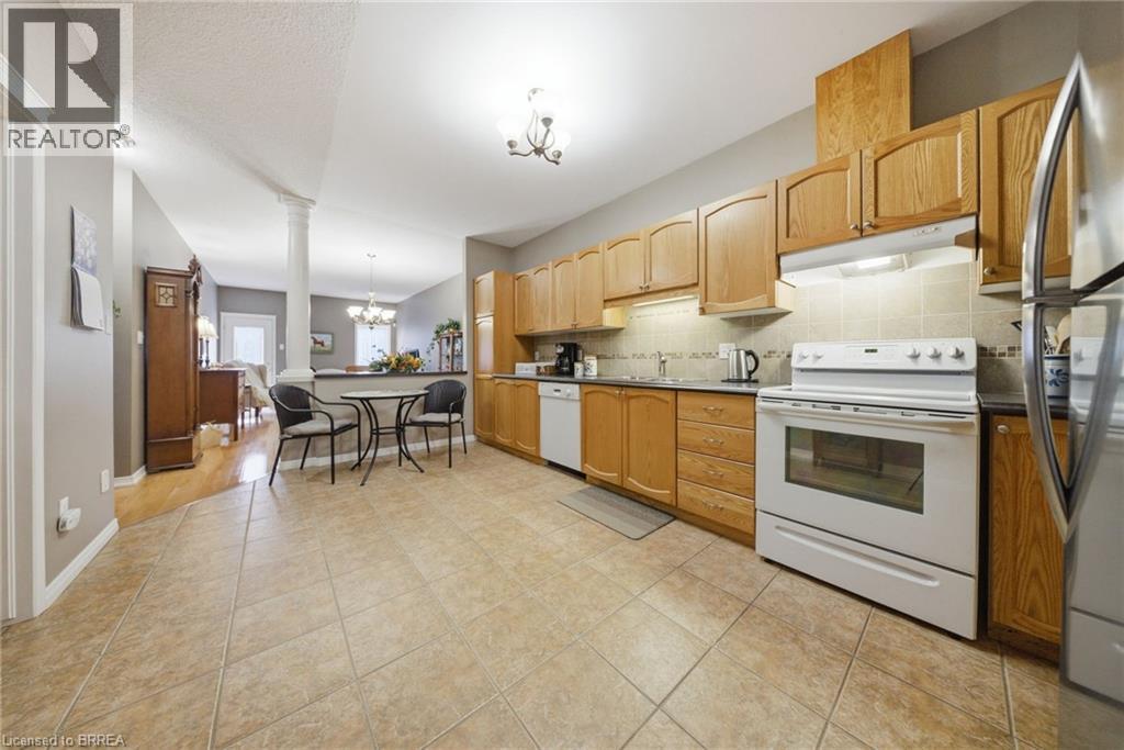 #35 10 COBBLESTONE Drive - Image 4