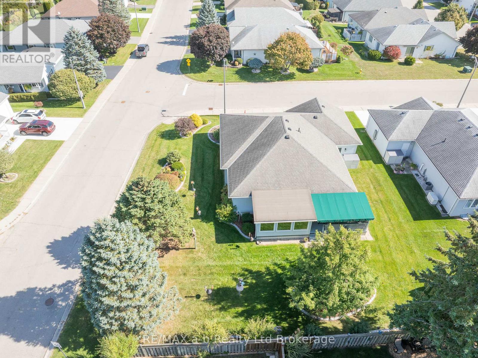 23 ARMSTRONG DRIVE - 35