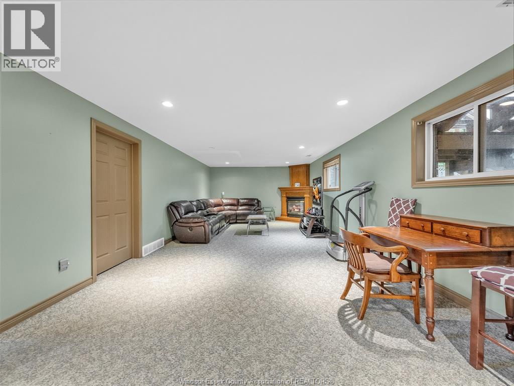9 Lyle STREET - 28