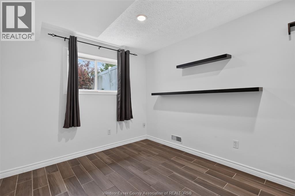 828 MICHAEL DRIVE - 24