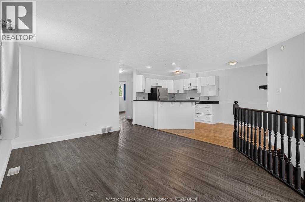 828 MICHAEL DRIVE - Image 9