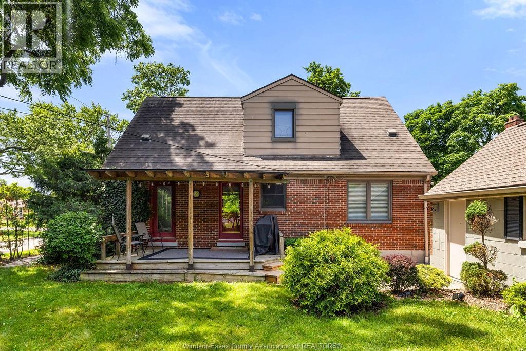2594 BUCKINGHAM - Image 33