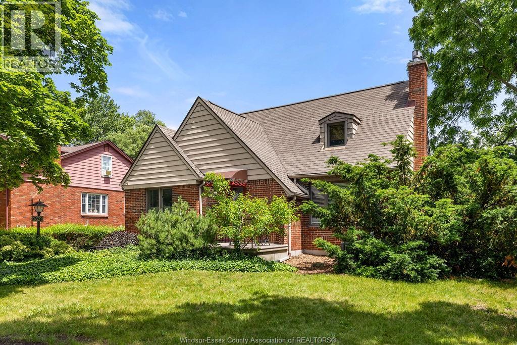 2594 BUCKINGHAM - Image 34