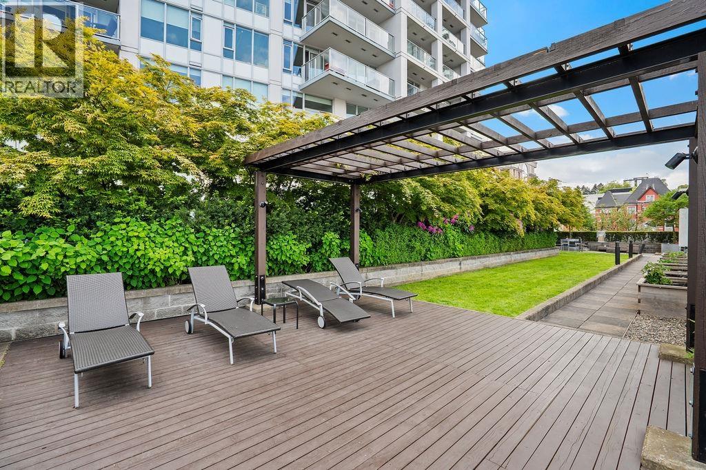1811 668 COLUMBIA STREET, New Westminster