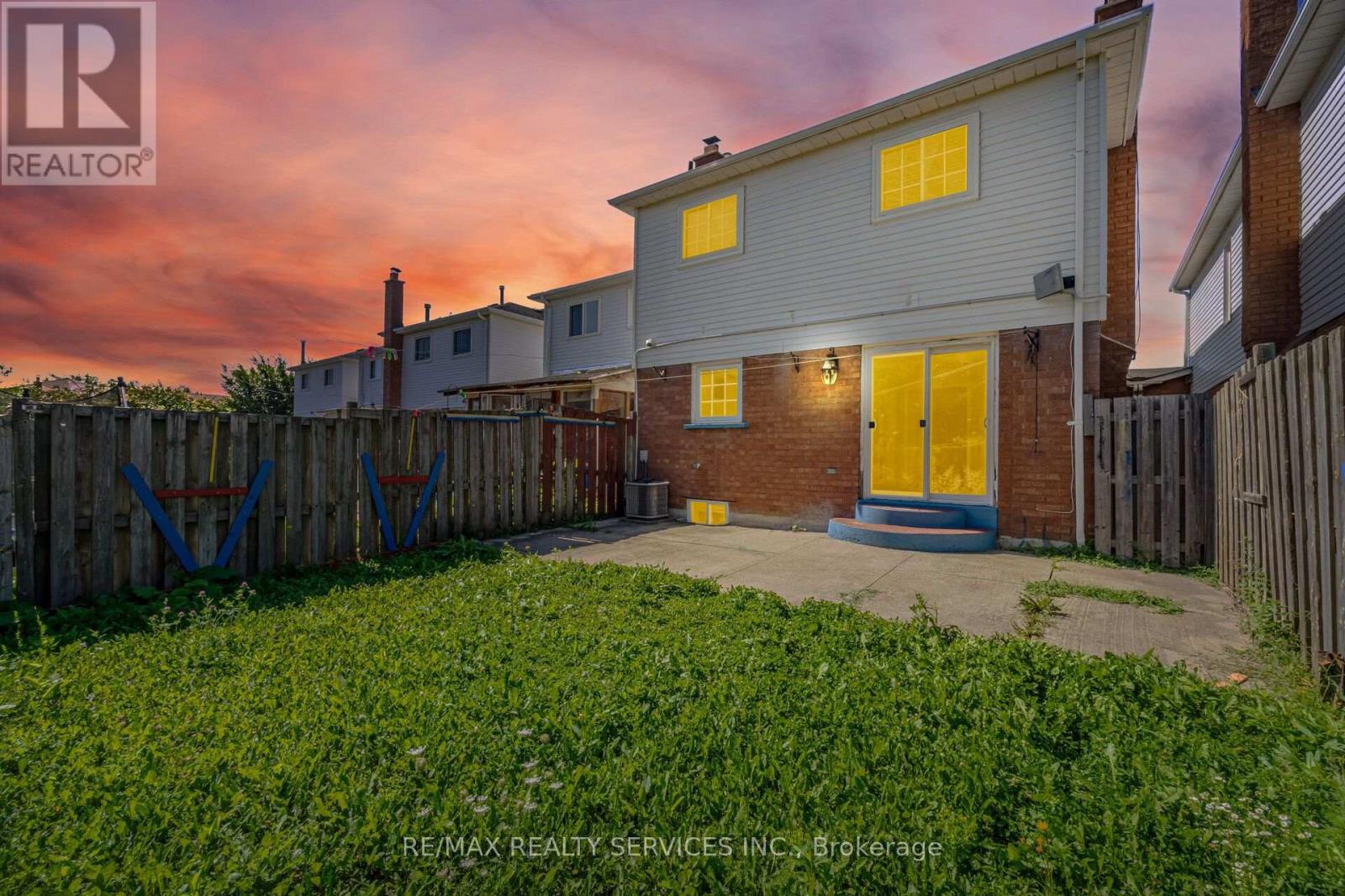 92 TULIP DRIVE - 50