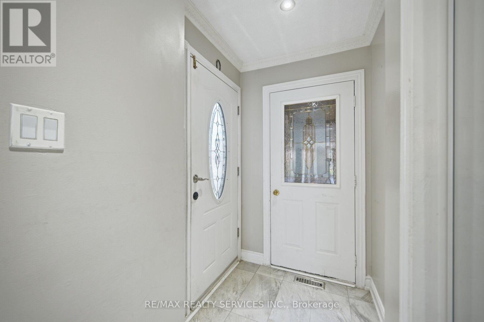 92 TULIP DRIVE - Image 8