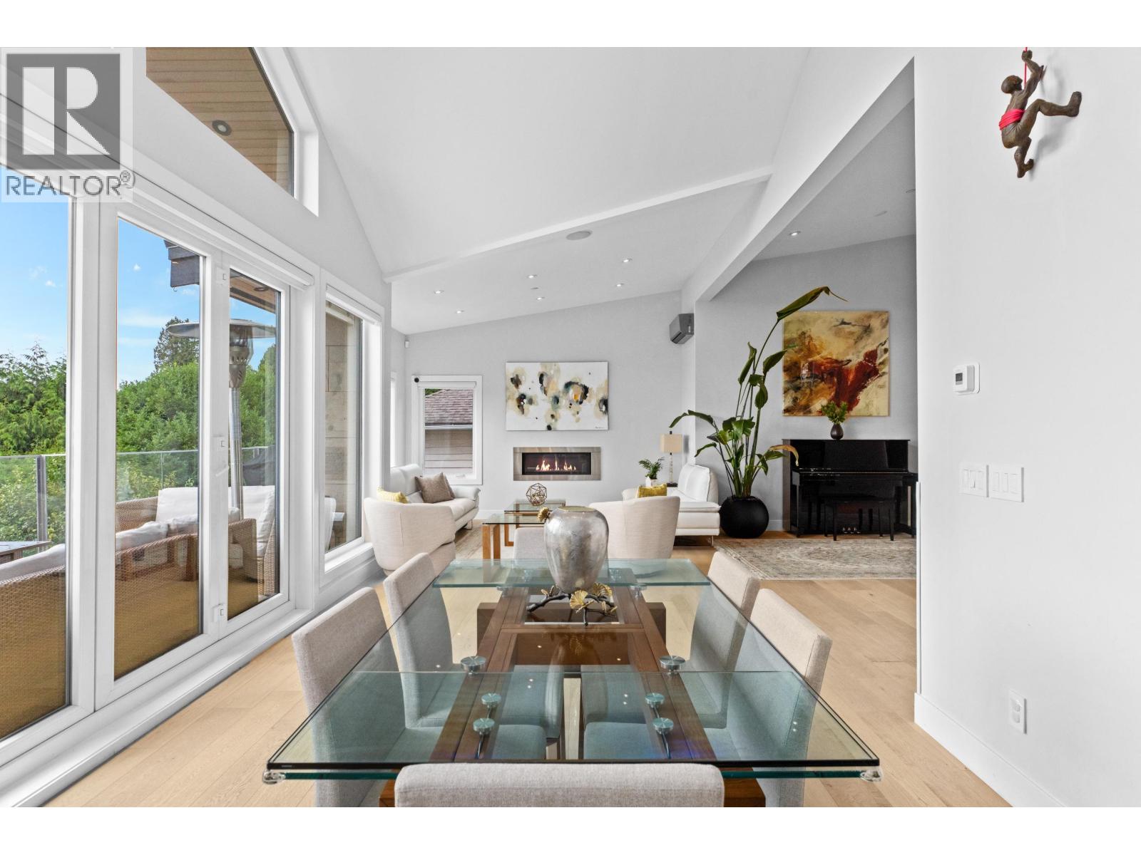 2512 PALMERSTON AVENUE, West Vancouver
