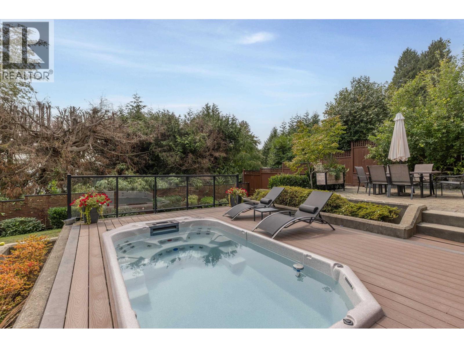 2512 PALMERSTON AVENUE, West Vancouver