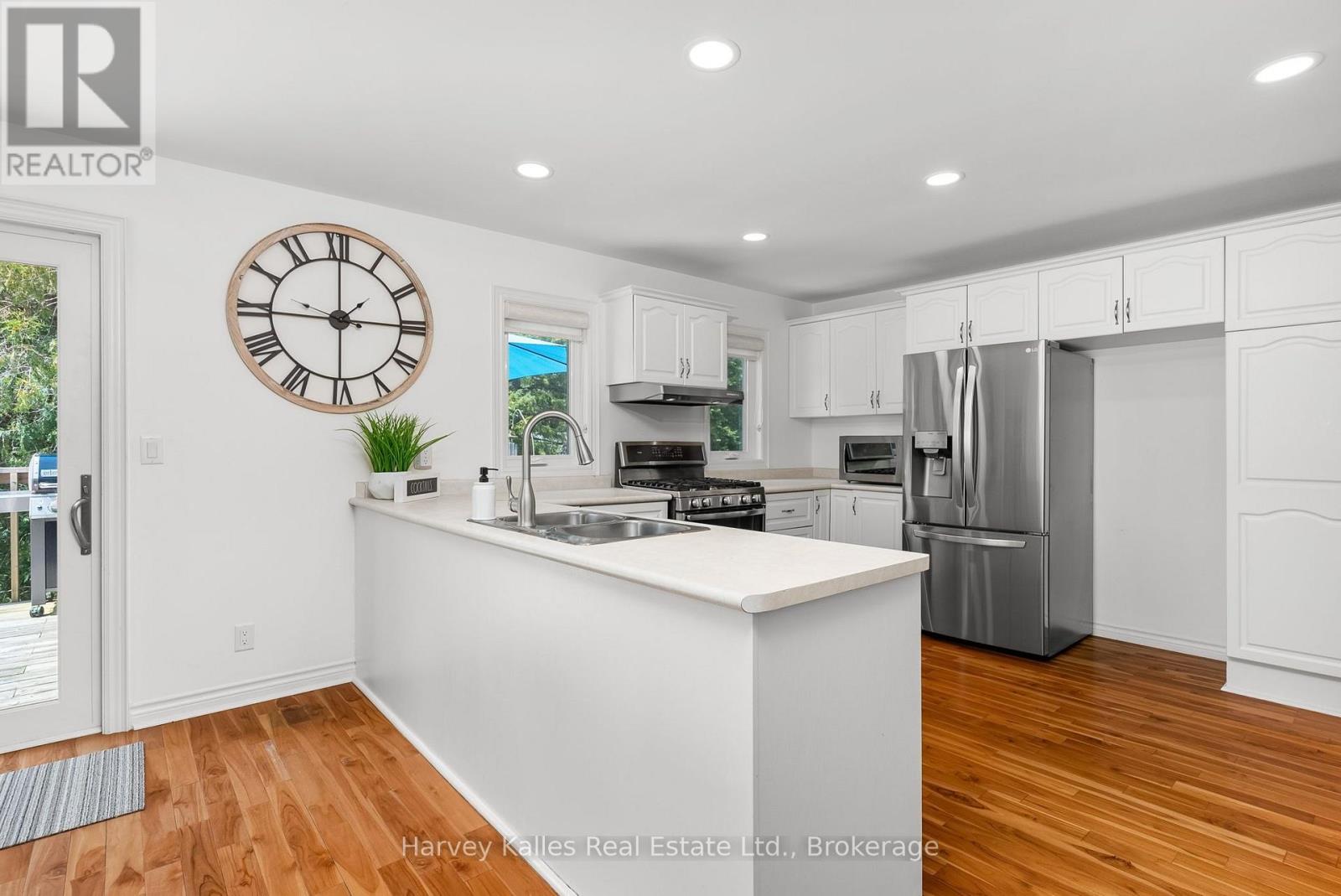 1061 SAWMILL LANE - 18