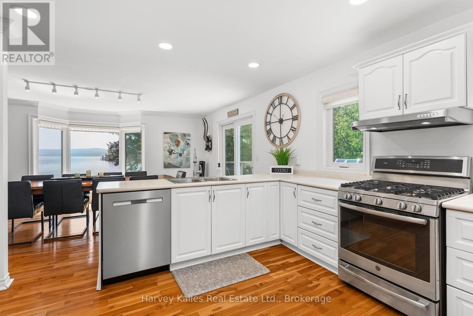1061 SAWMILL LANE - 20