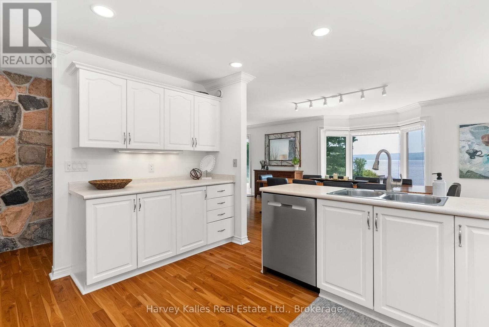 1061 SAWMILL LANE - Image 21
